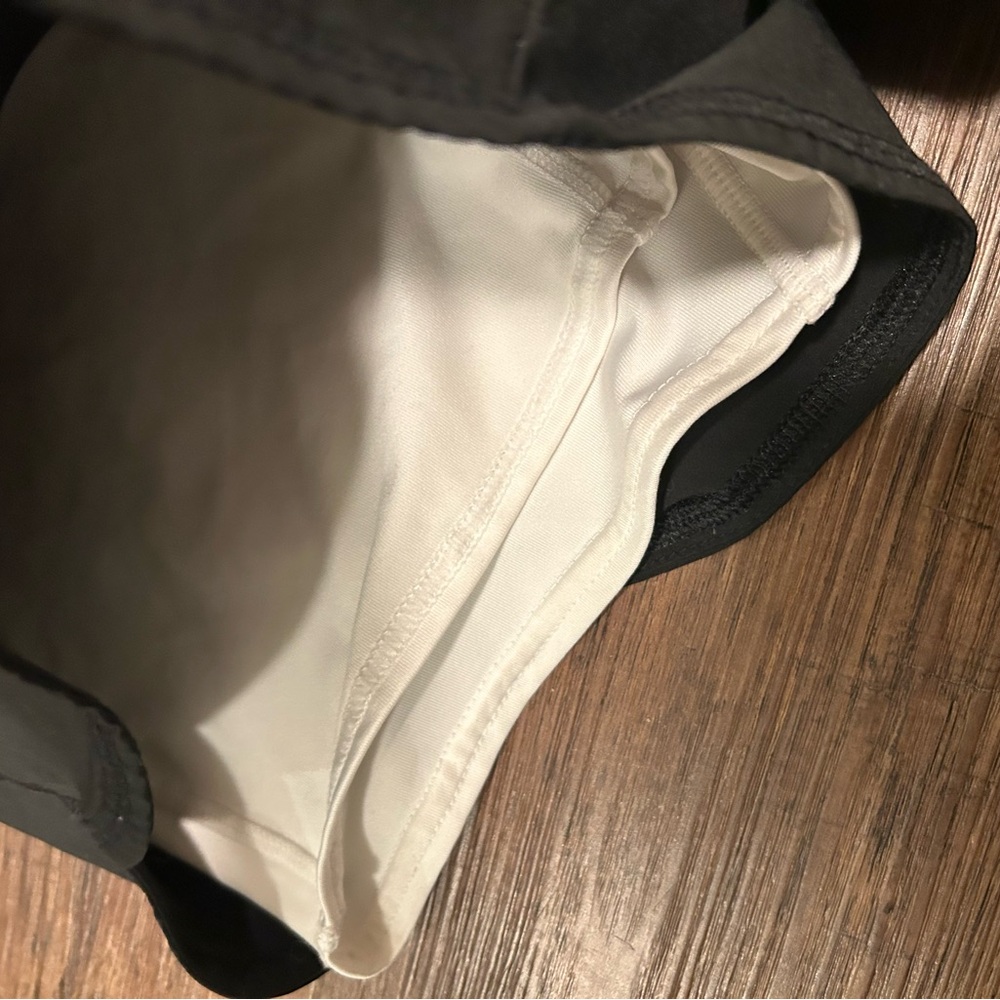 Nike running shorts - Picture 3 of 3
